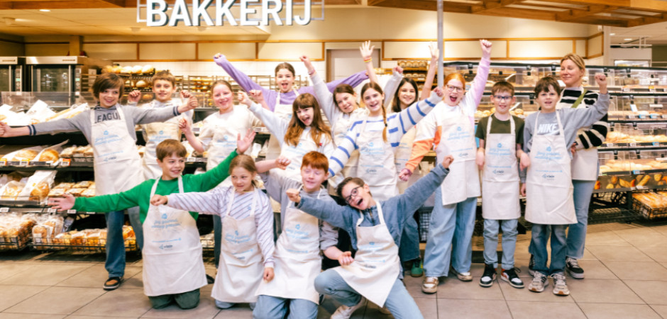 “Mevrouw, ik weet waar dat staat!”: 3.300 basisschoolleerlingen draaien mee bij Albert Heijn tijdens 11e Talentenstage